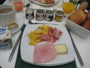 朝食