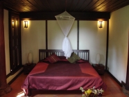 別館のベッドルーム　VILLA ACHAN THONG DY
