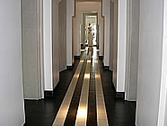 美術館のような廊下