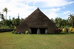 【写真】　原始時代から続くメラネシア式伝統家屋「カーズ」
