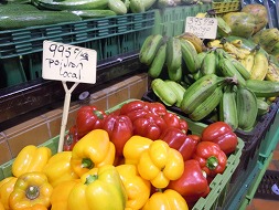 【写真左】とっても色鮮やかな野菜たち
