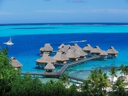 ブルーのグラデーションが綺麗なラグーン