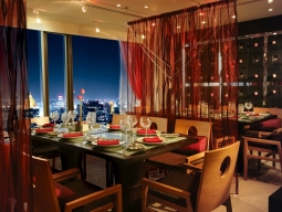 Saffron レストラン（タイ料理）