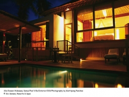 プールビラ外観