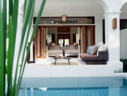 ガーデンプールビラ