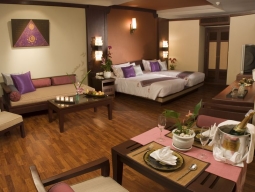 デラックスルーム室内