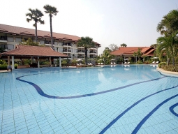 スイミングプール