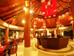 レストラン（Scenic Corner)