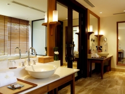 プールスイート　バスルーム