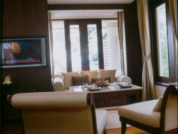 プールビラ　リビングルーム