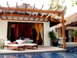 スリヴィジャヤ ビーチフロント プール ビラ