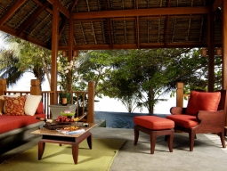 スリヴィジャヤ ビーチフロント プール ビラ