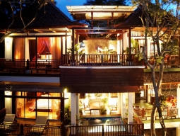 スリヴィジャヤ デラックス プール ビラ