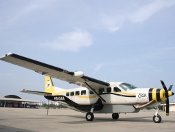 バンコクからホアヒンへは車の他にセスナ機で行くこともできます。飛行時間は約50分です。シックスセンシズハイダウェイへはホアヒン空港から車で約30分となります。