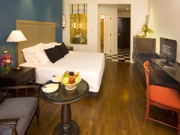 デラックス・ザ・クラブ