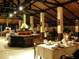 サラブア　レストラン