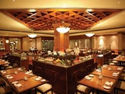 レストラン「THE GRILL」