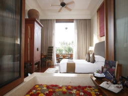 ラグーンルーム