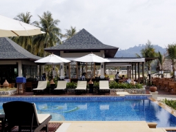 スイミングプール