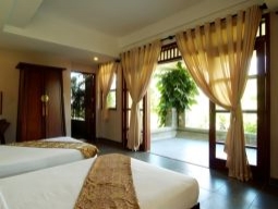 プールヴィラの客室（100㎡）