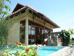 プールヴィラ外観