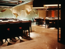 Namiレストラン（鉄板焼き）