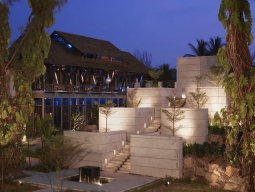 ホテル敷地内の階段