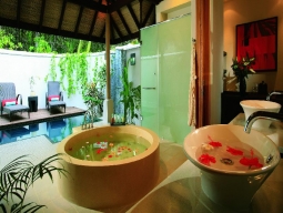 ビーチプールヴィラ 客室内一例