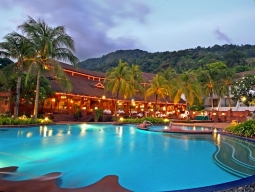 開放感抜群のプール！