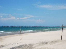 ホテル前のビーチ