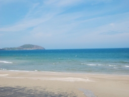 ホテル前のビーチ