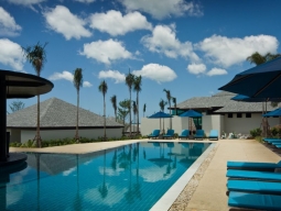 リゾート内のプール