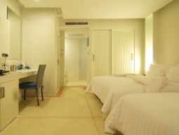 スーペリアルームの客室