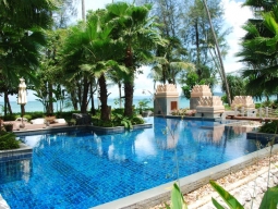 海が近いプール