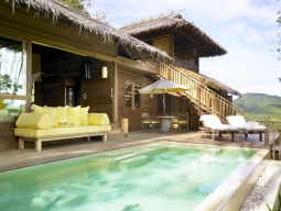 広々しているデラックスプールヴィラ