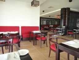 メインレストラン