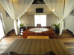 モホリ水上コテージ