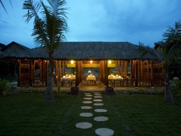 ベトナミーズプールハウス