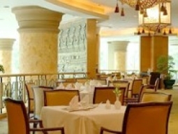 レストラン「DYNASTY」