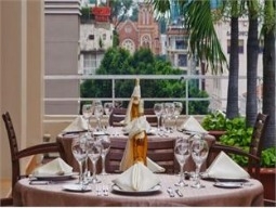 レストラン「Lotus Center」