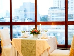 レストラン「BOULEVARD 」