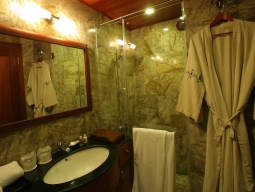 バスルーム（ジンジャーデラックス）