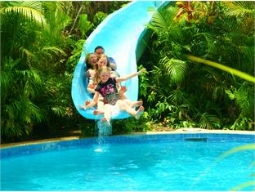 ウォータースライダー