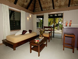 ビーチフロントブレ　客室2