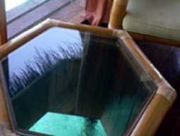 水上コテージ　客室一例