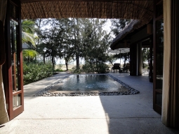 ラグーンヴィラ