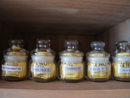 種類豊富な無料の紅茶。