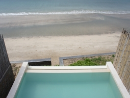 ビーチフロントデラックスヴィラ