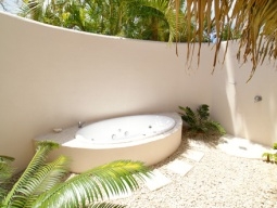 ガーデン・ピア・ティアラ・アレ