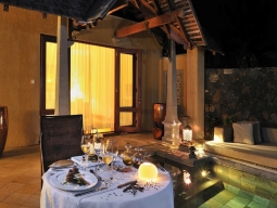 イン ヴィラ ダイニング